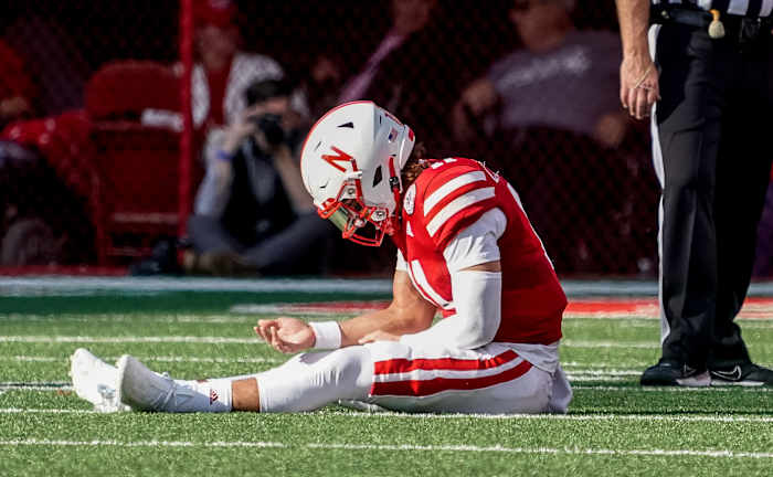 Casey Thompson injury second quarter USATSI_19332578 Nebraska vs Illinois football 2022 cropped